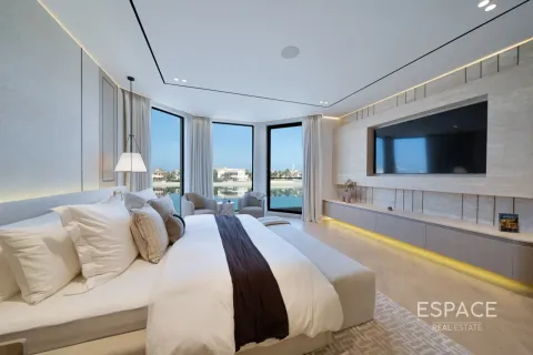 Villa in Palm Jumeirah, Dubai 5 bedrooms, 595 sq.m. № 122531 - photo 7