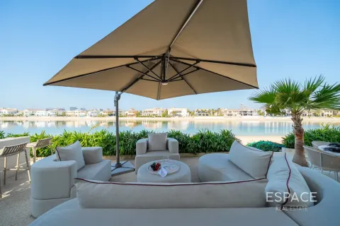Villa in Palm Jumeirah, Dubai 5 bedrooms, 595 sq.m. № 122531 - photo 17
