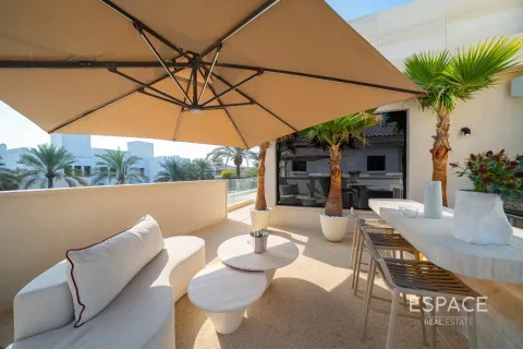 Villa in Palm Jumeirah, Dubai 5 bedrooms, 595 sq.m. № 122531 - photo 11
