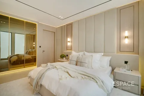 Villa in Palm Jumeirah, Dubai 5 bedrooms, 595 sq.m. № 122531 - photo 9