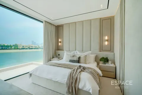 Villa in Palm Jumeirah, Dubai 5 bedrooms, 595 sq.m. № 122531 - photo 8