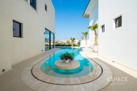 Villa in Palm Jumeirah, Dubai 5 bedrooms, 595 sq.m. № 122531 - photo 10