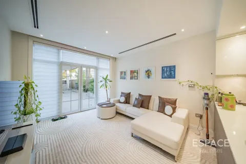 Villa à Jumeirah Village Triangle, Dubai, 5 chambres, 448 m², № 122536 - photo 7