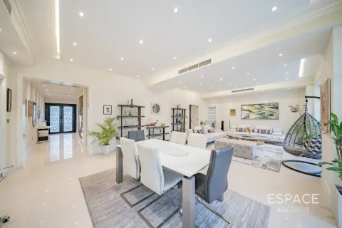 Villa à Jumeirah Village Triangle, Dubai, 5 chambres, 448 m², № 122536 - photo 4