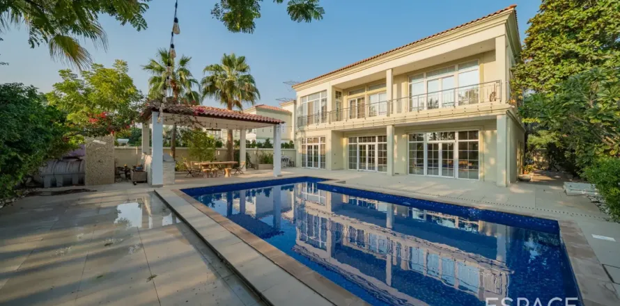 Villa à Jumeirah Village Triangle, Dubai, 5 chambres, 448 m², № 122536