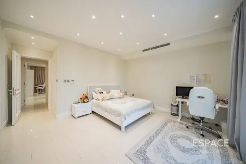 Villa à Jumeirah Village Triangle, Dubai, 5 chambres, 448 m², № 122536 - photo 13