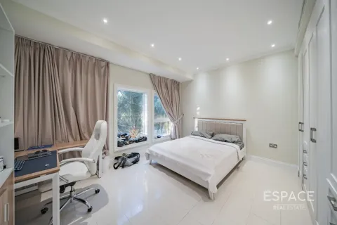 Villa à Jumeirah Village Triangle, Dubai, 5 chambres, 448 m², № 122536 - photo 10