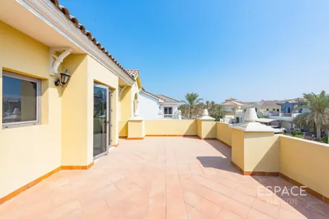 Villa in Palm Jumeirah, Dubai 4 bedrooms, 465 sq.m. № 122530 - photo 16