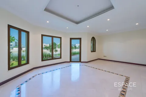 Villa in Palm Jumeirah, Dubai 4 bedrooms, 465 sq.m. № 122530 - photo 5