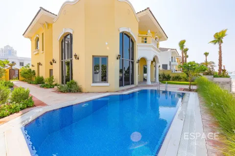 Villa in Palm Jumeirah, Dubai 4 bedrooms, 465 sq.m. № 122530