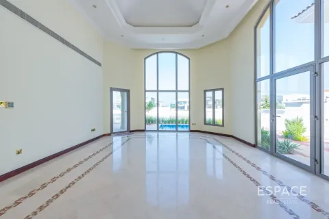 Villa in Palm Jumeirah, Dubai 4 bedrooms, 465 sq.m. № 122530 - photo 3
