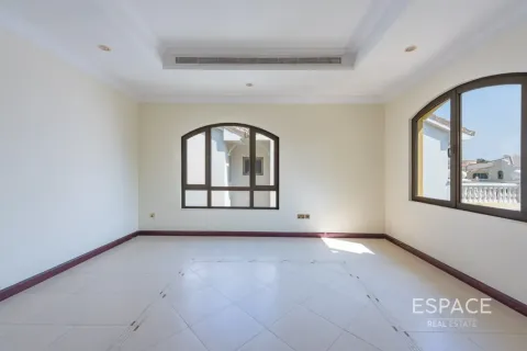 Villa in Palm Jumeirah, Dubai 4 bedrooms, 465 sq.m. № 122530 - photo 15