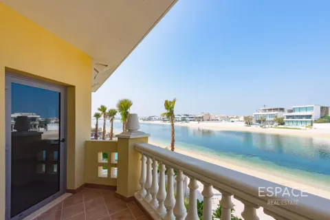 Villa in Palm Jumeirah, Dubai 4 bedrooms, 465 sq.m. № 122530 - photo 18