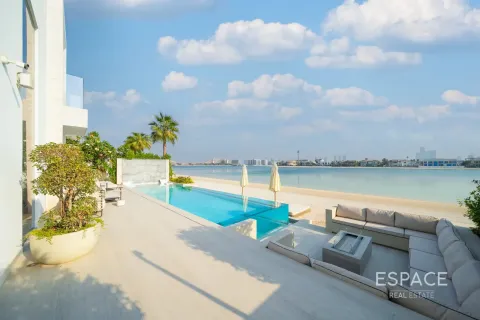 Villa in Palm Jumeirah, Dubai 5 bedrooms, 627 sq.m. № 122535 - photo 10