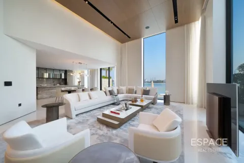 Villa in Palm Jumeirah, Dubai 5 bedrooms, 627 sq.m. № 122535 - photo 2