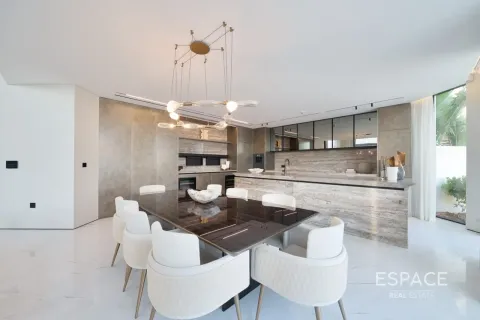 Villa in Palm Jumeirah, Dubai 5 bedrooms, 627 sq.m. № 122535 - photo 5