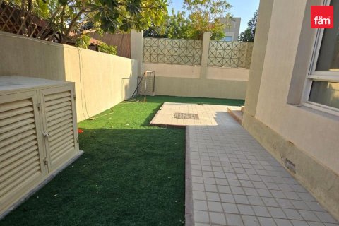 Villa in Dubai 5 bedrooms, 684.2 sq.m. № 124290 - photo 13