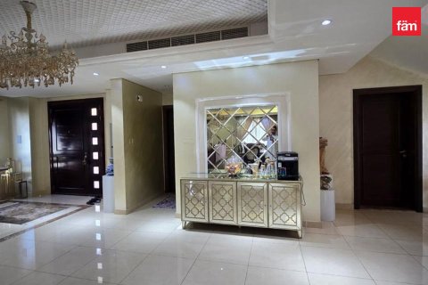 Villa in Dubai 5 bedrooms, 684.2 sq.m. № 124290 - photo 7