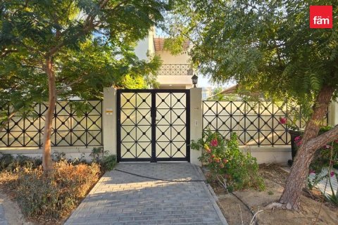 Villa in Dubai 5 bedrooms, 684.2 sq.m. № 124290 - photo 18