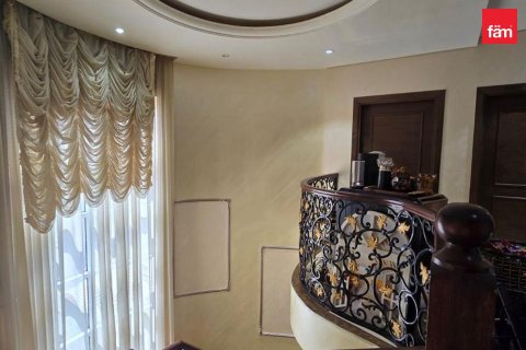 Villa in Dubai 5 bedrooms, 684.2 sq.m. № 124290 - photo 9