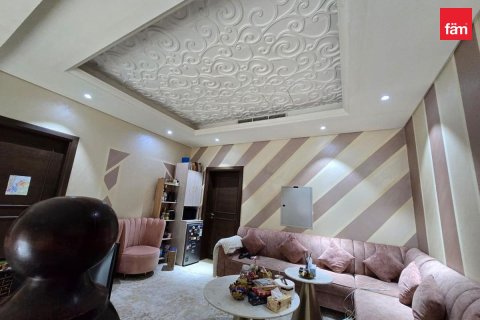 Villa in Dubai 5 bedrooms, 684.2 sq.m. № 124290 - photo 4