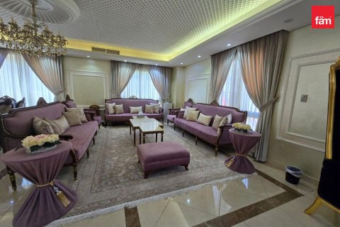 Villa in Dubai 5 bedrooms, 684.2 sq.m. № 124290 - photo 2