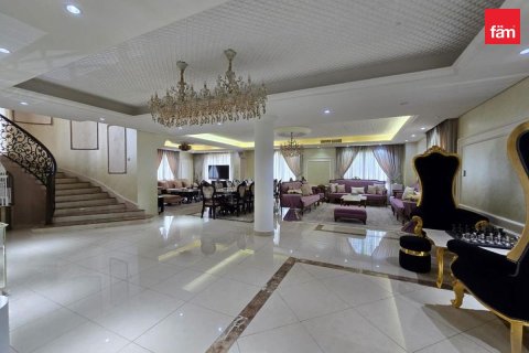 Villa in Dubai 5 bedrooms, 684.2 sq.m. № 124290 - photo 5