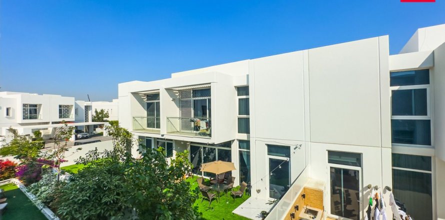 Adosado en Dubai, 3 dormitorios, 187.2 m², № 124294