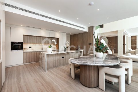 Villa in Jumeirah Islands, Dubai 5 bedrooms, 571 sq.m. № 135281 - photo 2