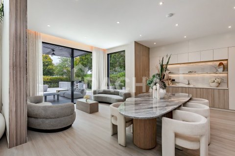 Villa in Jumeirah Islands, Dubai 5 bedrooms, 571 sq.m. № 135281 - photo 24