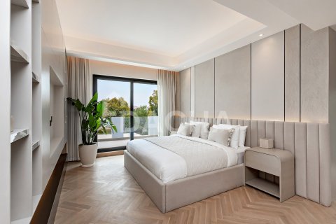 Villa in Jumeirah Islands, Dubai 5 bedrooms, 571 sq.m. № 135281 - photo 16