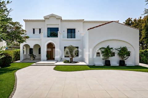 Villa in Jumeirah Islands, Dubai 5 bedrooms, 571 sq.m. № 135281