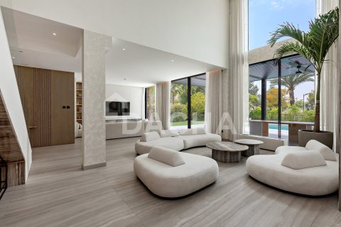 Villa in Jumeirah Islands, Dubai 5 bedrooms, 571 sq.m. № 135281 - photo 8