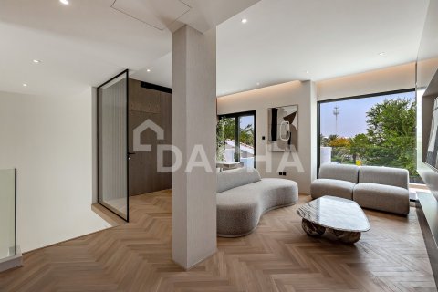Villa in Jumeirah Islands, Dubai 5 bedrooms, 571 sq.m. № 135281 - photo 28