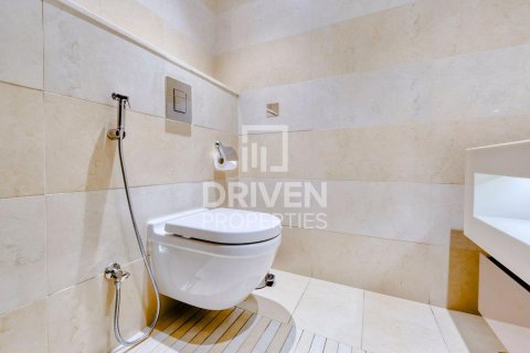 Commercial property in Bur Dubai, Dubai 1 bedroom, 105 sq.m. № 65743 - photo 18