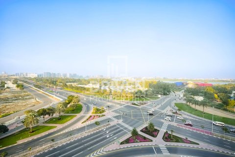 Commercial property in Bur Dubai, Dubai 1 bedroom, 105 sq.m. № 65743 - photo 1