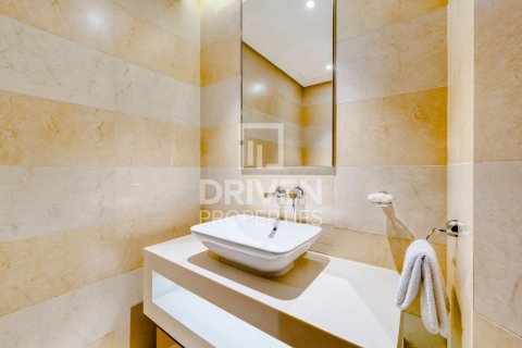 Commercial property in Bur Dubai, Dubai 1 bedroom, 105 sq.m. № 65743 - photo 17