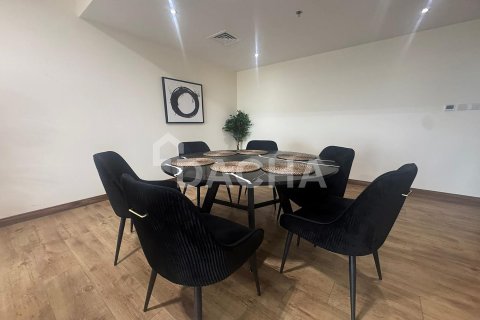 Apartment in Marina Promenade, Dubai Marina, Dubai 3 bedrooms, 140 sq.m. № 105077 - photo 2