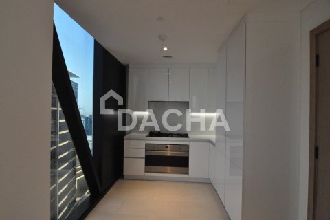 Apartment in Marquise Square Tower, Business Bay, Dubai 3 bedrooms, 194 sq.m. № 105081 - photo 3