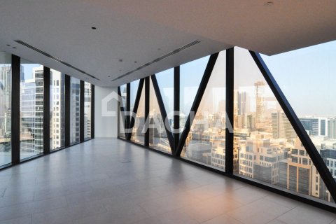 Apartment in Marquise Square Tower, Business Bay, Dubai 3 bedrooms, 194 sq.m. № 105081 - photo 5