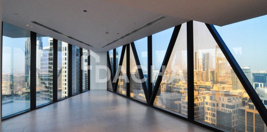 Apartment in Marquise Square Tower, Business Bay, Dubai 3 bedrooms, 194 sq.m. № 105081
