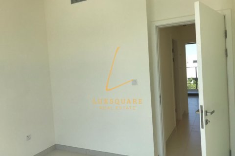 Снять в аренду виллу в EMAAR South, Dubai South (Dubai World Central), Дубай: 3 спальни, 130м², № 83792 - фото 10