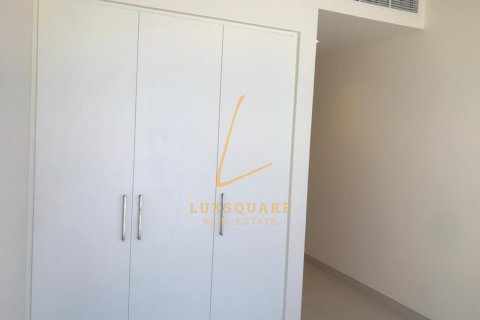 Снять в аренду виллу в EMAAR South, Dubai South (Dubai World Central), Дубай: 3 спальни, 130м², № 83792 - фото 11