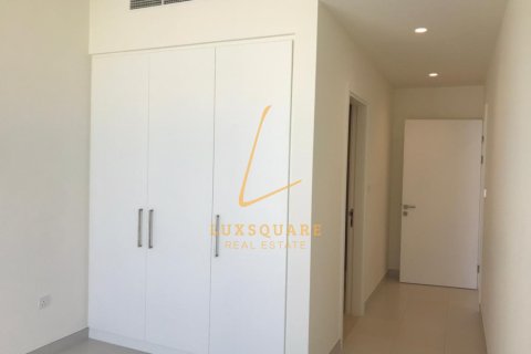 Снять в аренду виллу в EMAAR South, Dubai South (Dubai World Central), Дубай: 3 спальни, 130м², № 83792 - фото 17