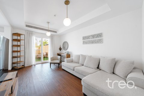 Снять в аренду виллу в Арабиан Ранчес, Дубай: 2 спальни, 165.46м², № 119983 - фото 16