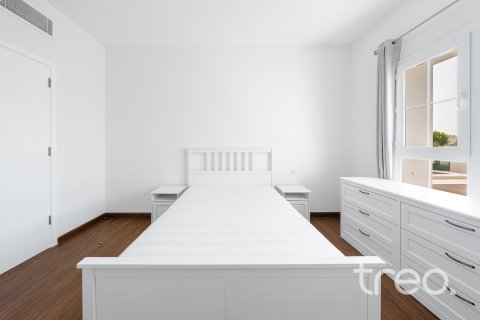 Снять в аренду виллу в Арабиан Ранчес, Дубай: 2 спальни, 165.46м², № 119983 - фото 10