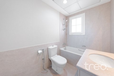Снять в аренду виллу в Арабиан Ранчес, Дубай: 2 спальни, 165.46м², № 119983 - фото 7