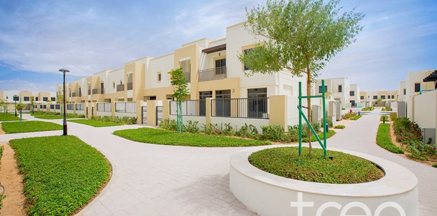 Вилла в Naseem Townhouses, Town Square, Дубай, 4 спальни, 271.83м², № 119977