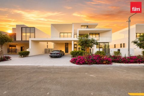 Villa in Dubai Hills Estate, Dubai 5 bedrooms, 649 sq.m. № 123459 - photo 19