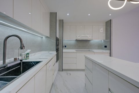 Apartamento en Dubai, 1 dormitorio, 95 m², № 97033 - foto 2